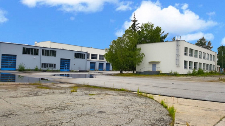 Bankruptcy auction sale of a modern road transport logistics center near České Budjovice, near Austria