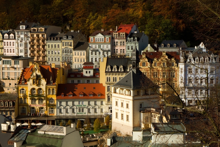 Sale of state property: a complex of 3 neighboring buildings in the center of Karlovy Vary ideally suited for the construction of a large hotel, apartment or apartment buildings