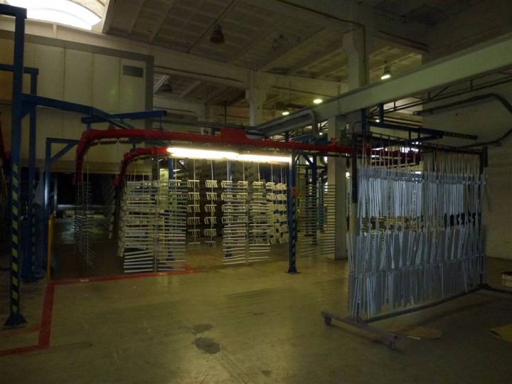 Auction sale of a modern powder coating plant, which is located 30 km from Prague