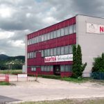 Se vende tienda de 3 plantas Muebles de la casa en la concurrida autopista Lovosice-Ústí nad Labem